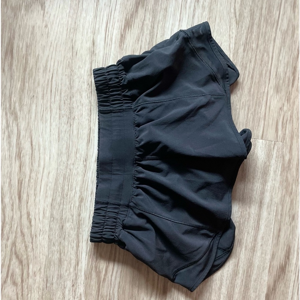 Lululemon size 2 black hotty hot shorts GREAT CONDITION low rise